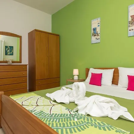 The Town House Apartment